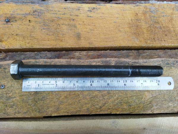 28565 / 700-28-2058 болт ЧТЗ