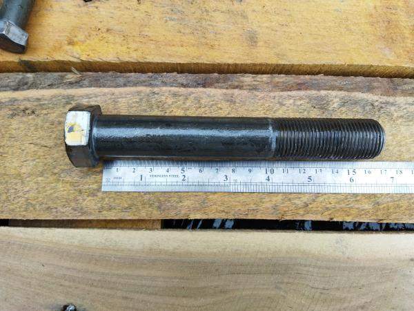 700-28-2587 болт ЧТЗ М24х2х160