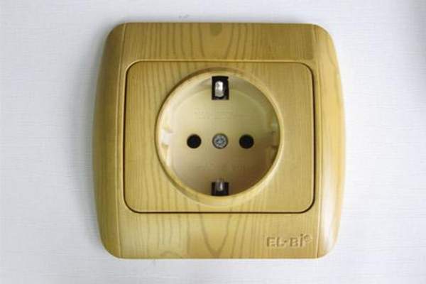 ABB TUNA ольха розетка СУ 1-местная з/к шторки EL-BI ABB