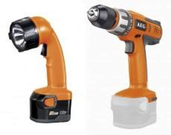Аккумуляторная дрель AEG BS 12 X-R + Lamp