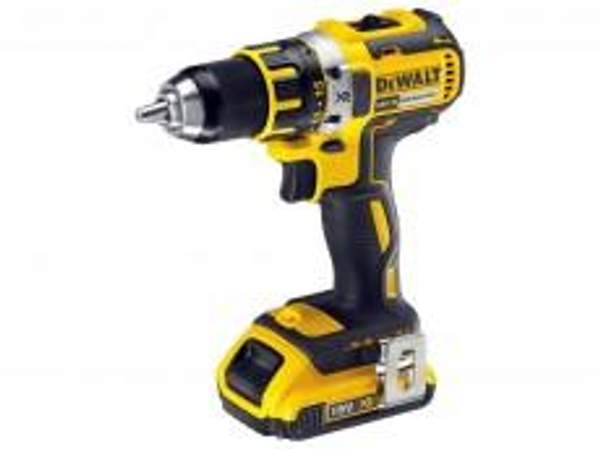 Аккумуляторная дрель - шуруповерт Dewalt DCD 790 D2