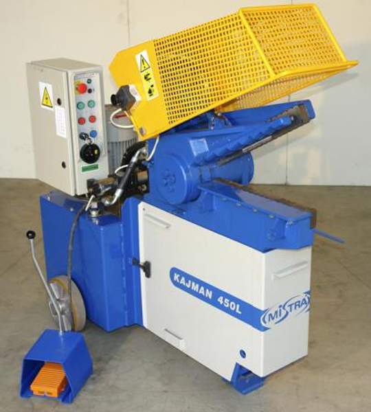 Аллигаторные ножницы KAJMAN 450- запатентованная разработка компании "Mistra". Ножницы предназначены для резки цветных металлов, таких как алюминий, медь, цинк, а также для кабеля и пластмасс.