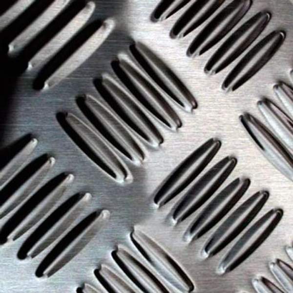 Алюминий листовой рифленый Квинтет( 5 насечек) от 1,5 - 4 мм. Резка в размер. Производство Европа. Доставка по РБ.