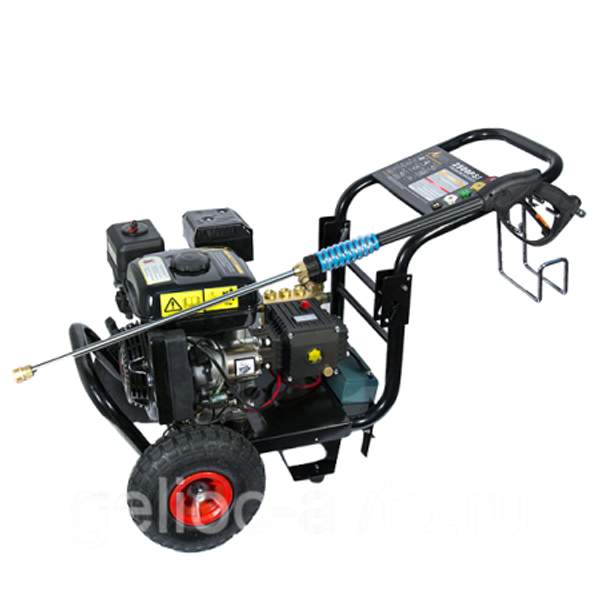 Аппарат высокого давления для мойки автомобилей Autech. Двигатель внутреннего сгорания