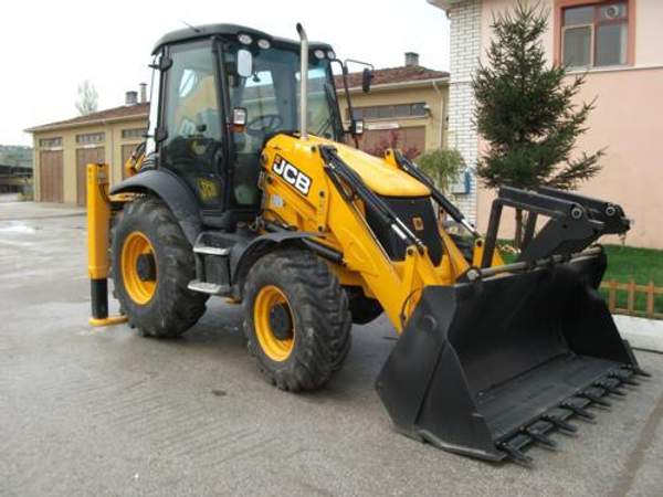 Аренда экскаватора-погрузчика JCB 4CX (гидромолот, щетка, ямобур, вилы)