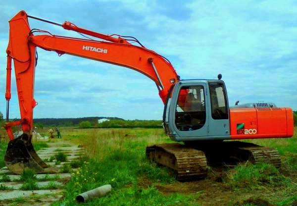 Аренда гусеничного экскаватора Hitachi 200 вес 20 тонн в СПб