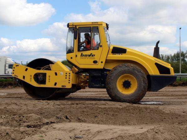 Аренда катка грунтового вибрационного 12т