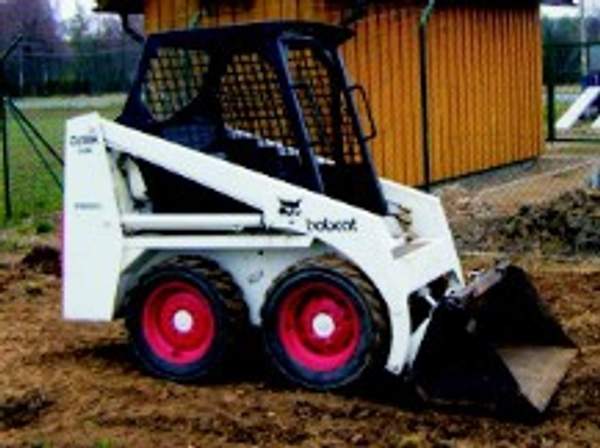 Аренда минипогрузчика Bobcat (+ вилы, гидромолот, щетка, ямобур, фреза)