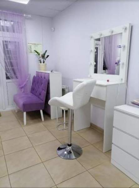 Аренда рабочих мест (бровист, мастер маникюра, парикмахер, визажист и пр.)