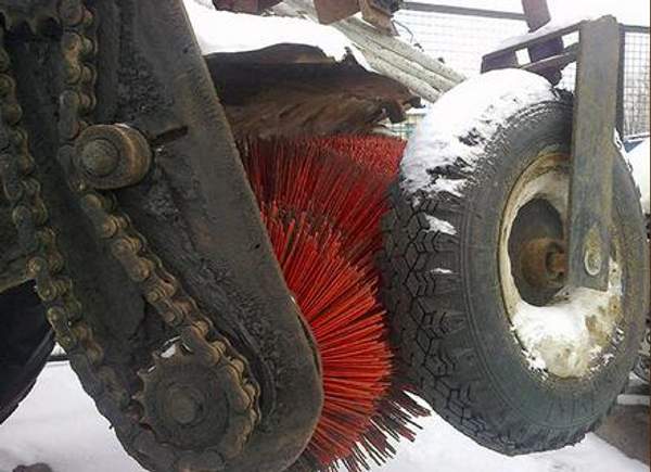 Аренда СДМ: щетки (БЕЛАРУС 82.1), ГАЗ-52 (а/компрессор (на 2-3 молотка)), электростанции (200 квт)