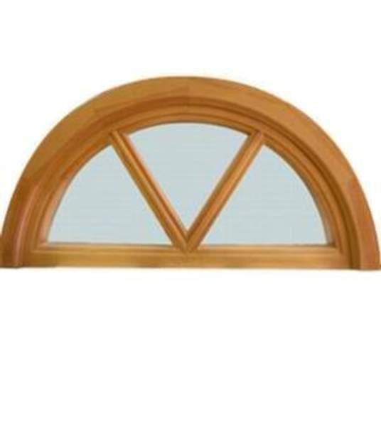Арочное деревянное окно