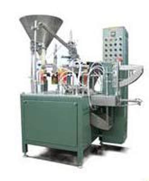 Автоматическая установка для фасовки и упаковки сыпучих продуктов со шнековым дозатором в трех-четырехшовные пакеты 081.32.03