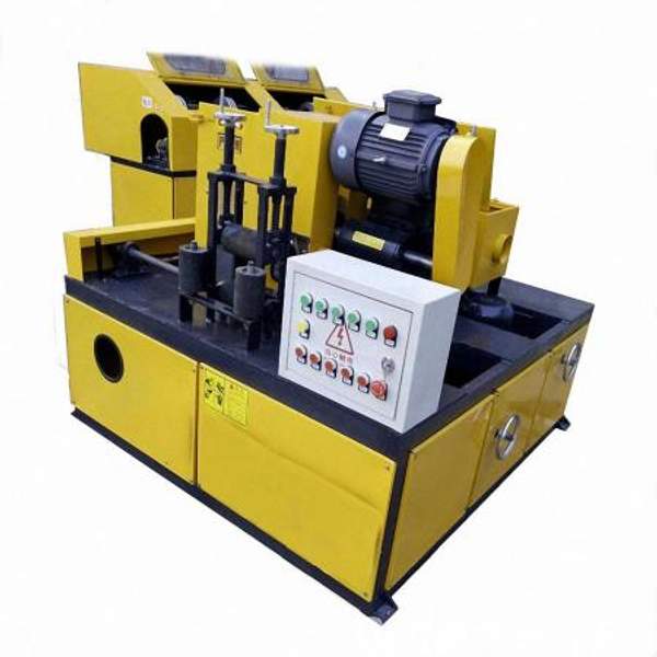 Автоматический станок для очистки профильных и круглых труб от ржавчины.