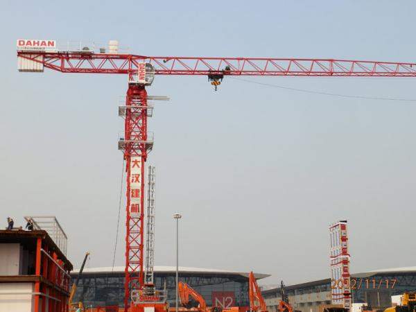 Башенный кран Dahan QTZ200