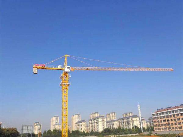 Башенный кран QTZ