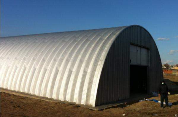 Бескаркасный ангар арочного типа