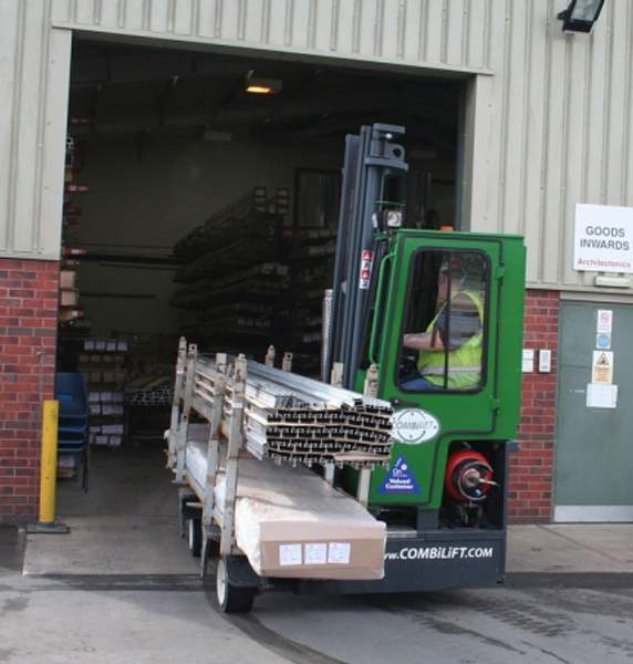 Боковой погрузчик Combilift