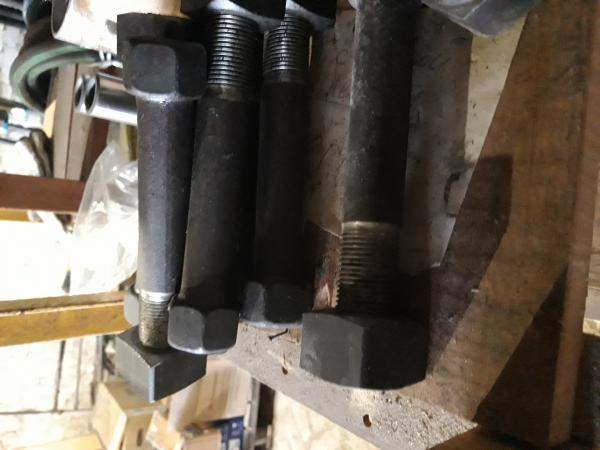 Болт 700-28-2587 (М24х2х160)/Бонка 700-51-2080