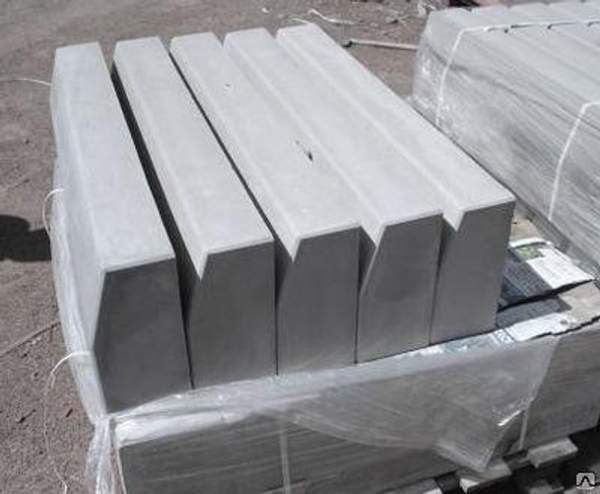 Бордюр дорожный 1000*300*150