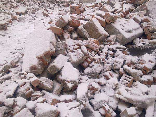 Бой кирпича и кирпичный бой зимой. Цена 380р
