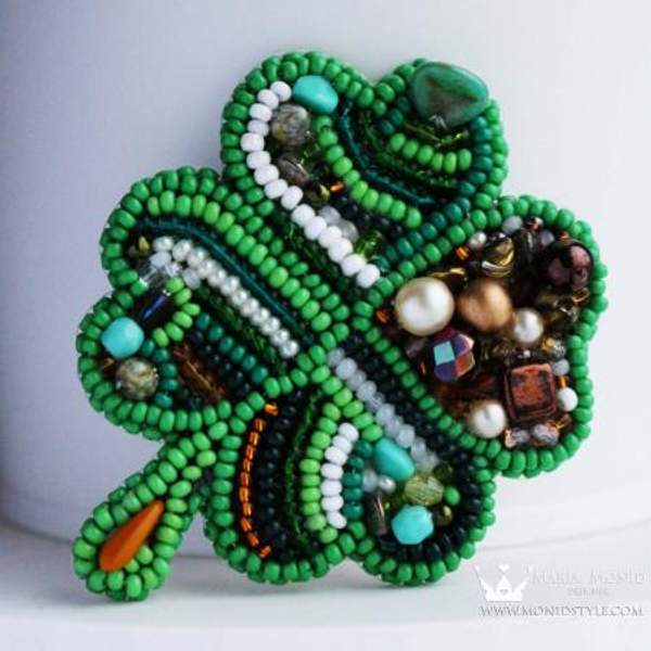 Брошка "Клевер" ручной работы от Maria Monid