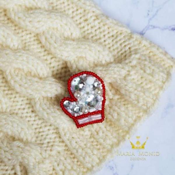 Брошка "Красная Варежка" ручной работы от Maria Monid