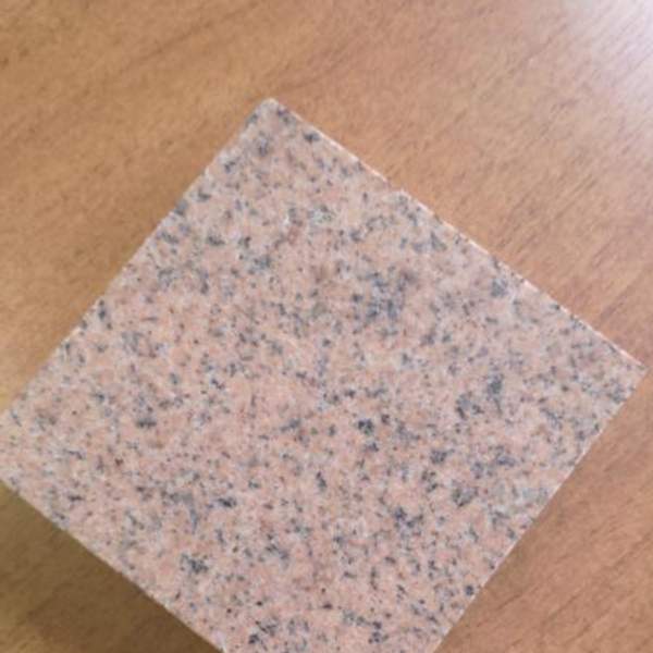 Брусчатка гранитная 150-150-30. Гранит коричневый