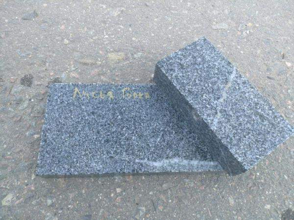 Брусчатка гранитная. 200*100*50. Гранит Лисья Горка