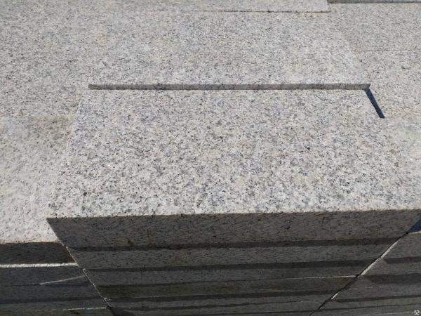 Брусчатка гранитная 200*100*50 камбулатовский гранит