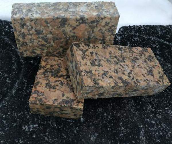 Брусчатка гранитная 200х100х50. Гранит Южно-Султаевский