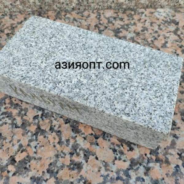 Брусчатка гранитная 200х100х50. Камбулатовский гранит