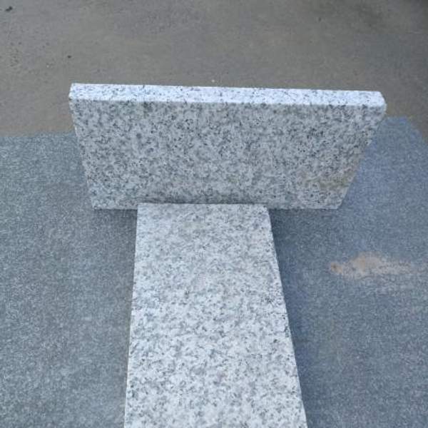 Брусчатка гранитная 300х150х30. Полнопиленная. Покостовский гранит