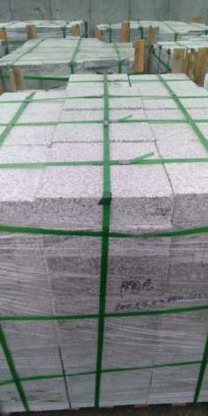 Брусчатка гранитная 300х300х50 G383