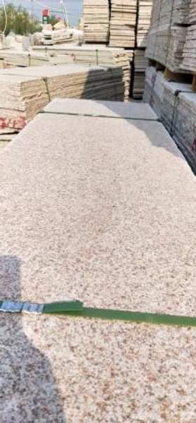 Брусчатка гранитная жёлтая 150х150х30