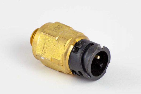 Датчик КПП заднего хода 0068DS (пластиковая фишка) (DONG FENG)