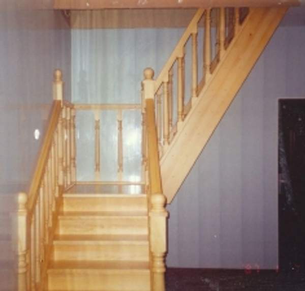 Деревянная лестница 2