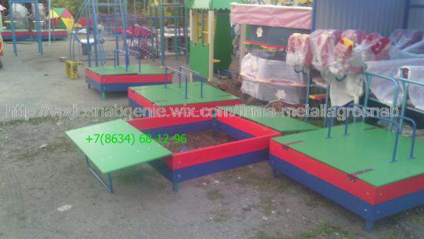 Детская песочница с крышкой