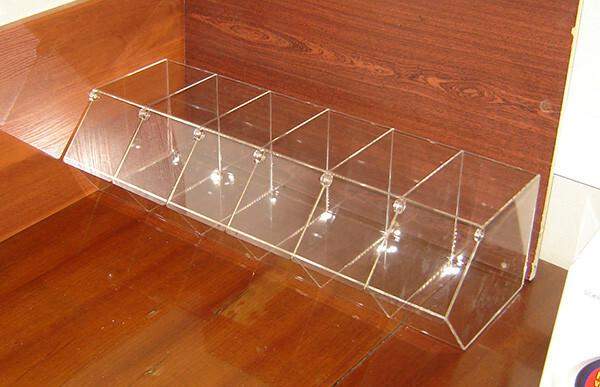 Диспенсер для конфет, мармеладов, снеков, орехов на 6 ячеек с отдельными крышками