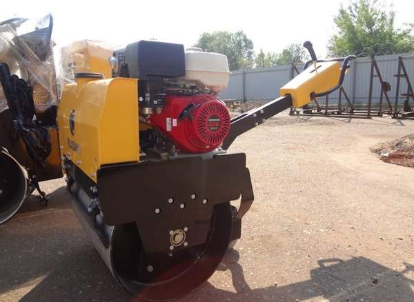 DM-006 Вибрационный одновальцовый самоходный тротуарный каток