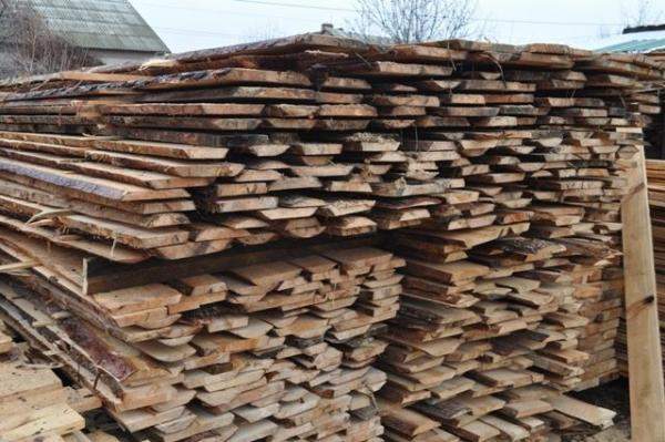 Доска необрезная 25х6 естественной влажности М