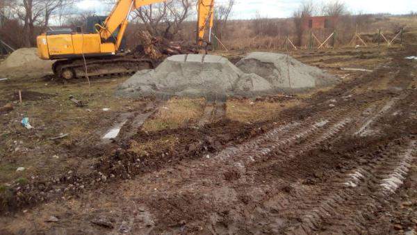 Доставка песка природного