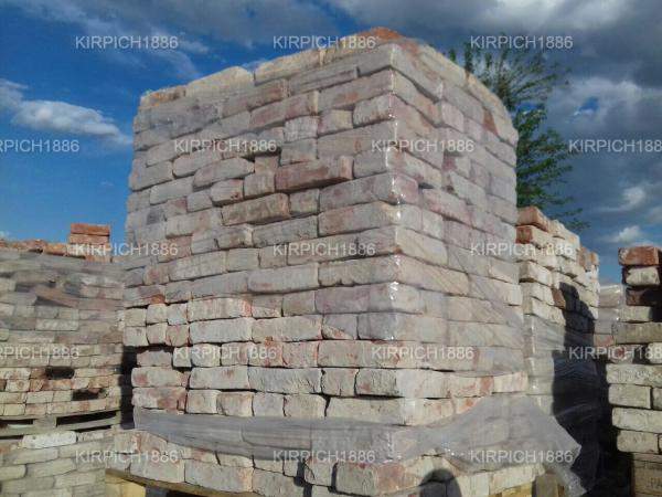 Древний исторический кирпич под старинный - имперский