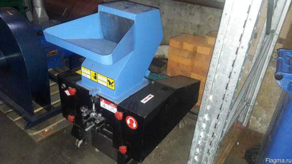 Дробилка для жестких и условно жестких полимеров XFS 250