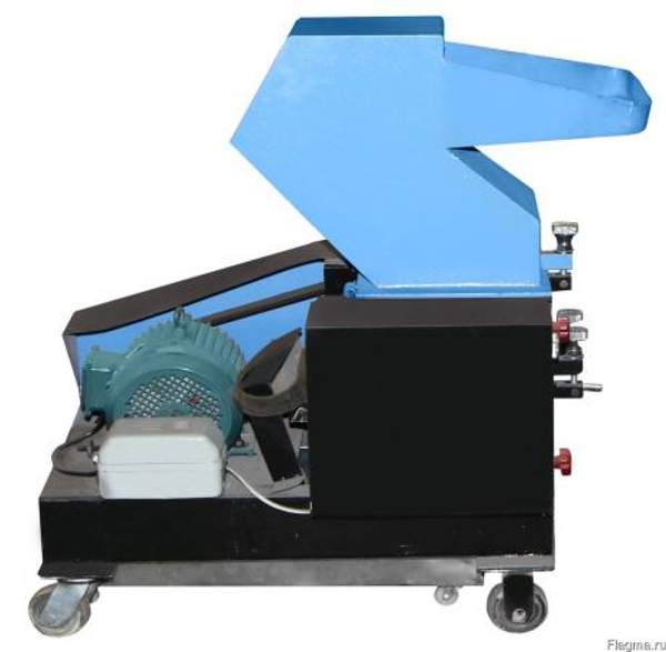 Дробилка XFS 400 для жестких и условно жестких полимеров