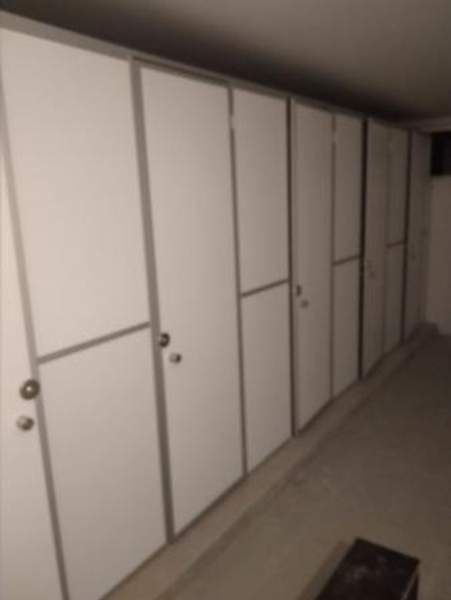 Душевые перегородки с дверью