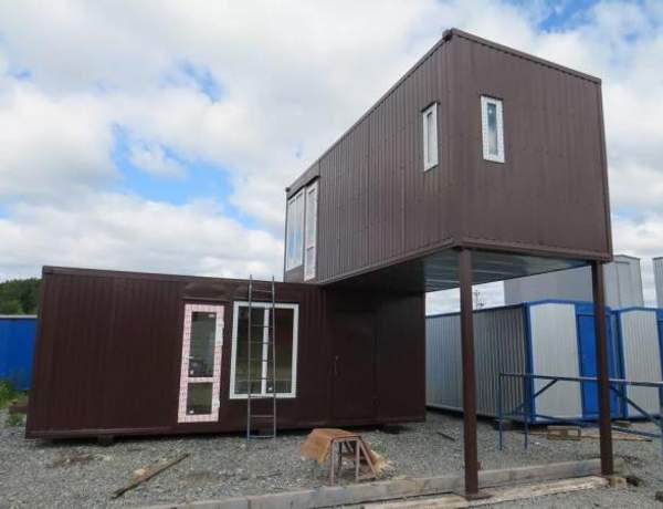 Двухэтажная бытовка для дачи вариант 2