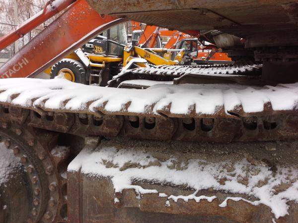 Экскаватор Хитачи Hitachi Komatsu Хундай гусеницы бу оригинал разбор