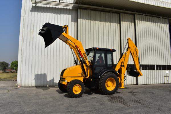 Экскаватор-погрузчик GEHL GLB818S