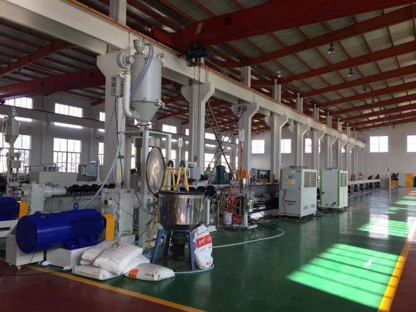 Экструзионная линия для производства труб PE-RT диаметром 16-32мм.