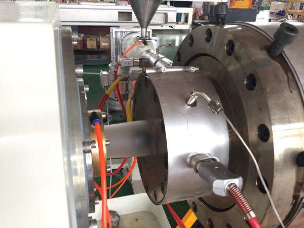 Экструзионная линия для трехслойных ПЭ труб